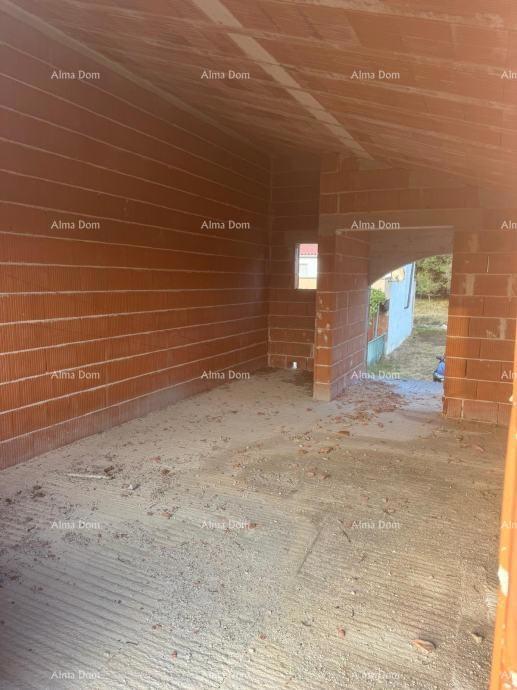 Prodaja kuće z apartmaji v ROH-BAU fazi – Medulin