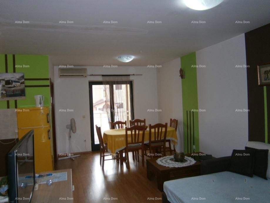 Umag, štirisobno stanovanje v novogradnji, 200 m od morja