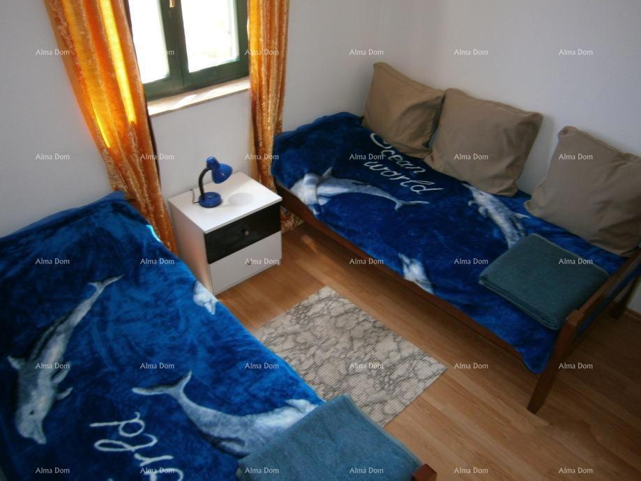 Umag, štirisobno stanovanje v novogradnji, 200 m od morja