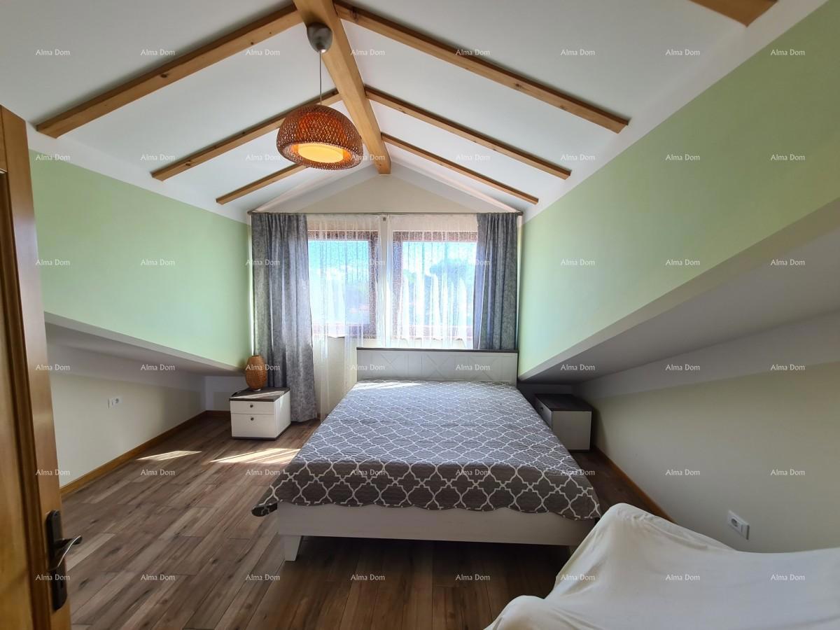 Trinadstropno stanovanje s strešno teraso! 100 metrov do morja.