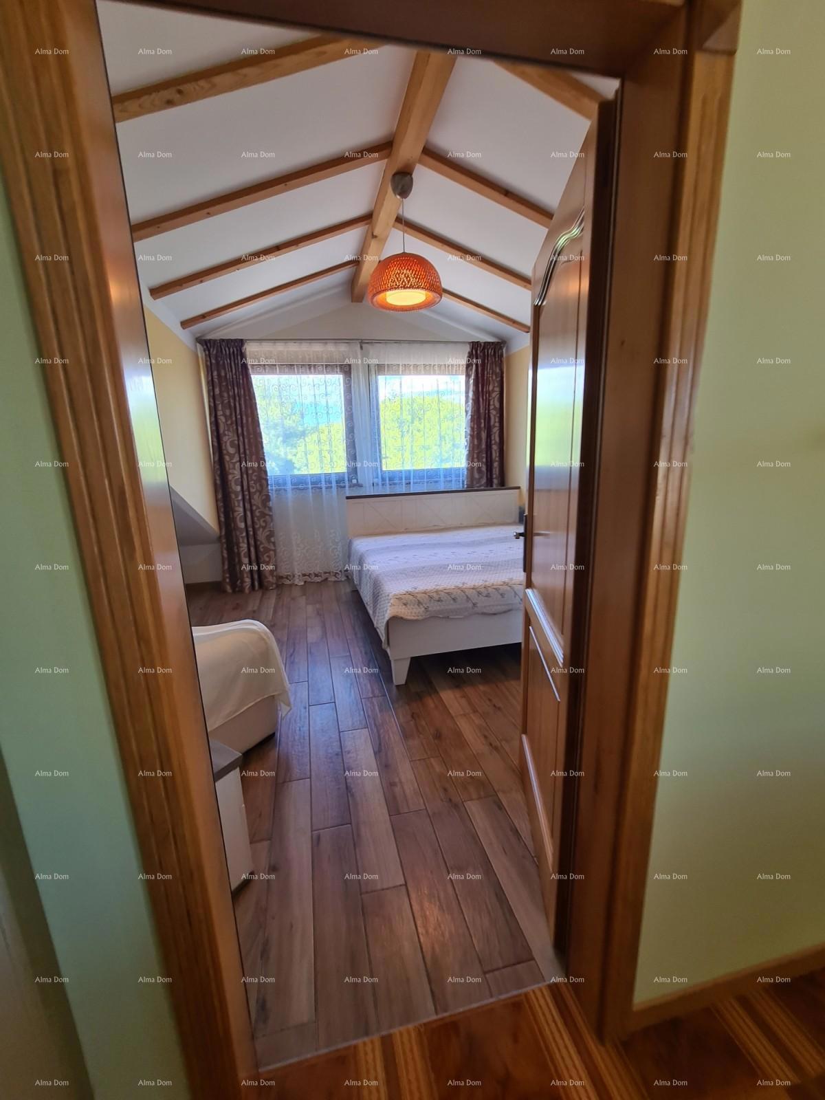 Trinadstropno stanovanje s strešno teraso! 100 metrov do morja.