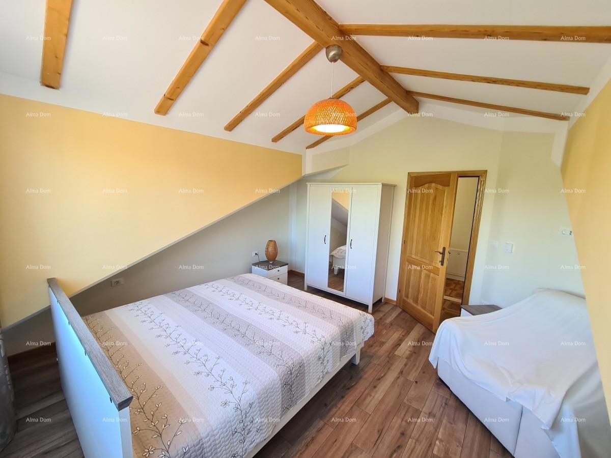 Trinadstropno stanovanje s strešno teraso! 100 metrov do morja.