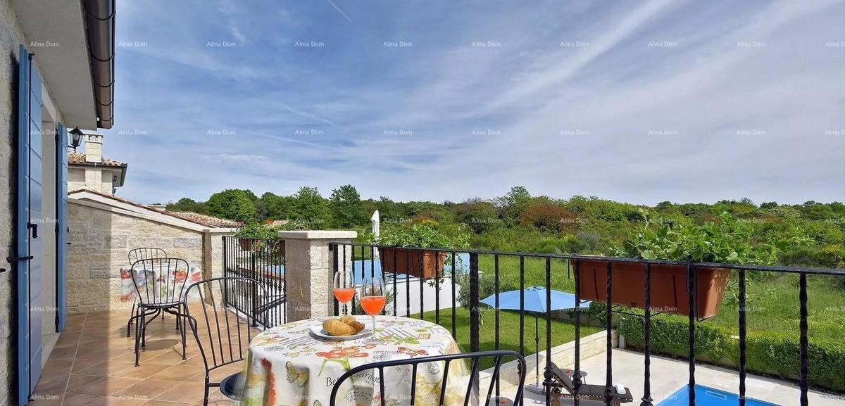 Prodaja čudovite vile z bazenom na atraktivni lokaciji, Pošesi, Medulin!