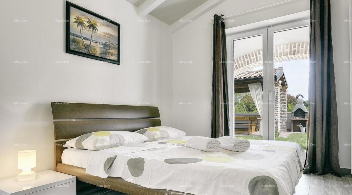 Prodaja čudovite vile z bazenom na atraktivni lokaciji, Pošesi, Medulin!