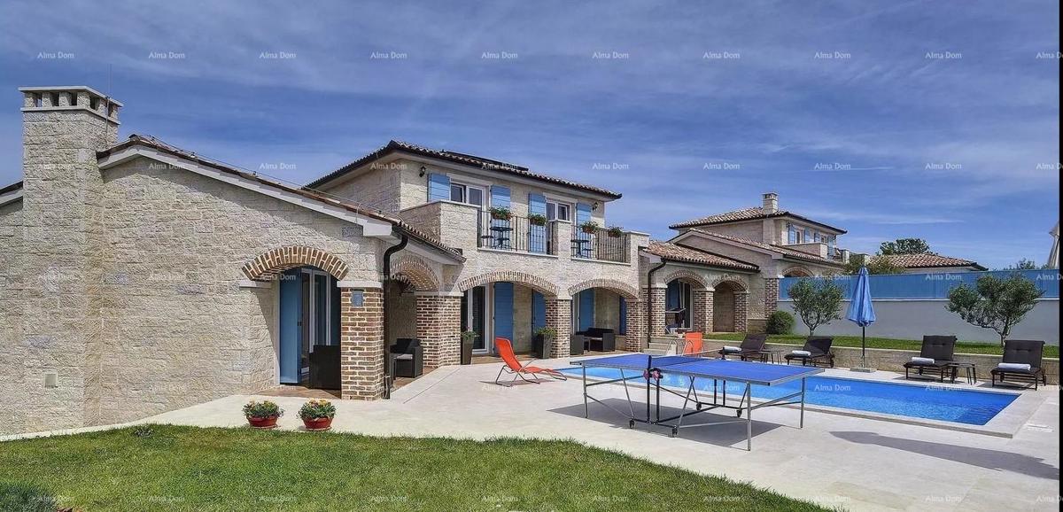 Prodaja čudovite vile z bazenom na atraktivni lokaciji, Pošesi, Medulin!