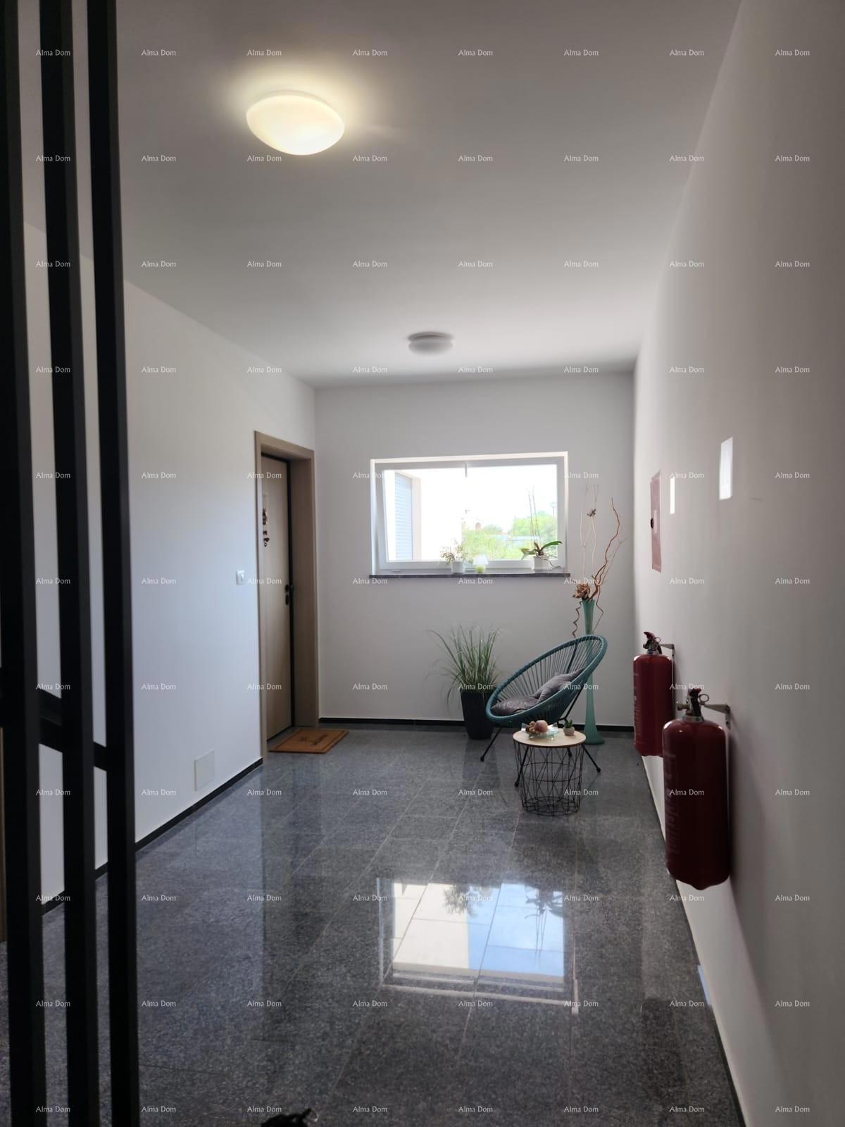 Banjole! Trisobno stanovanje v novogradnji!