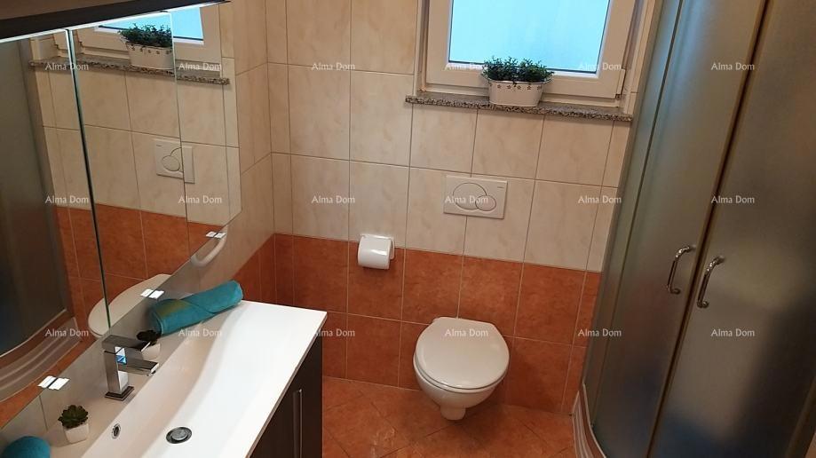 Peroj – Hiša s tremi apartmaji in bazenom