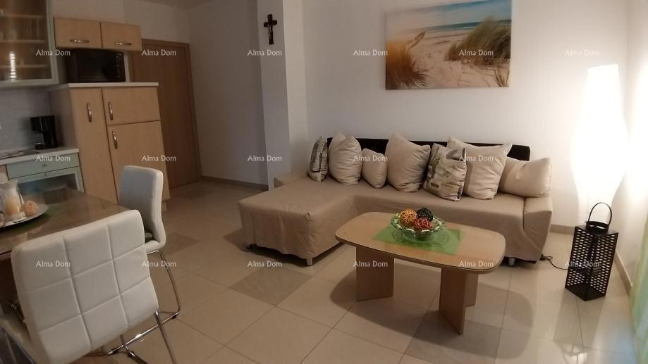 Peroj – Hiša s tremi apartmaji in bazenom