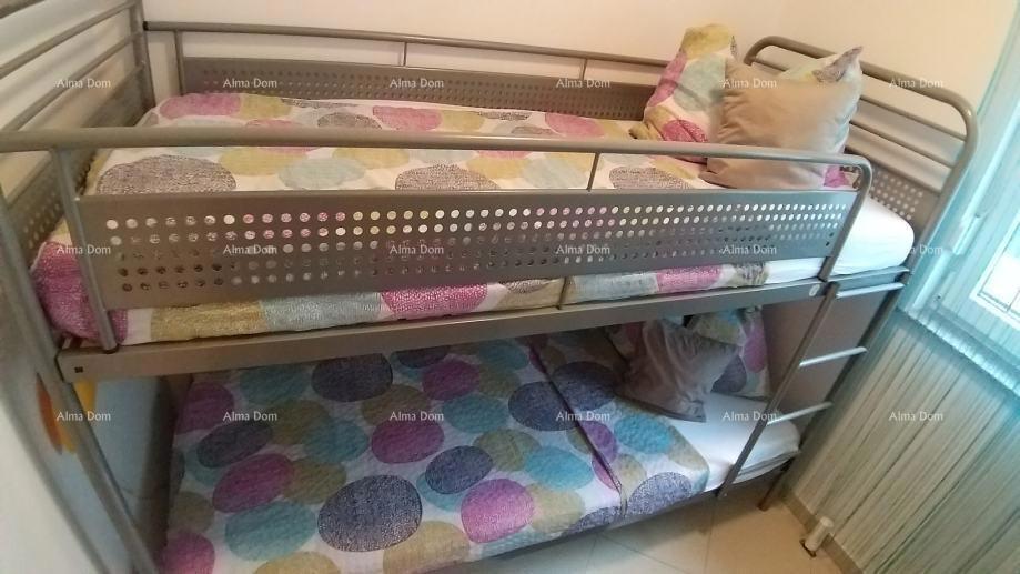 Peroj – Hiša s tremi apartmaji in bazenom