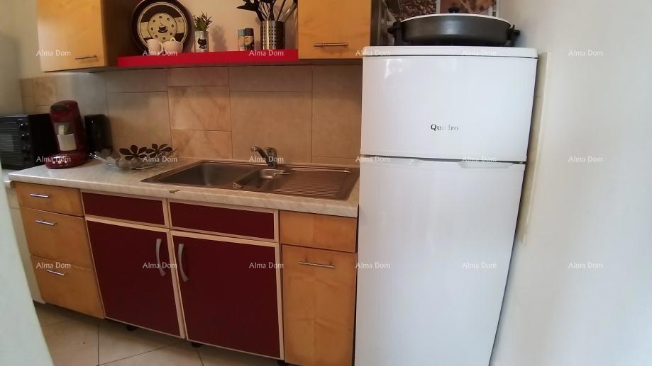 Peroj – Hiša s tremi apartmaji in bazenom