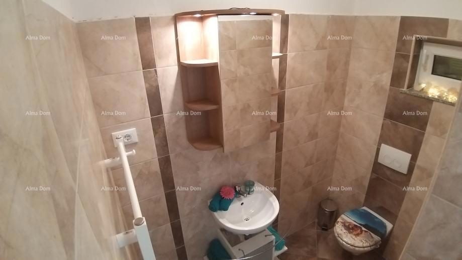 Peroj – Hiša s tremi apartmaji in bazenom