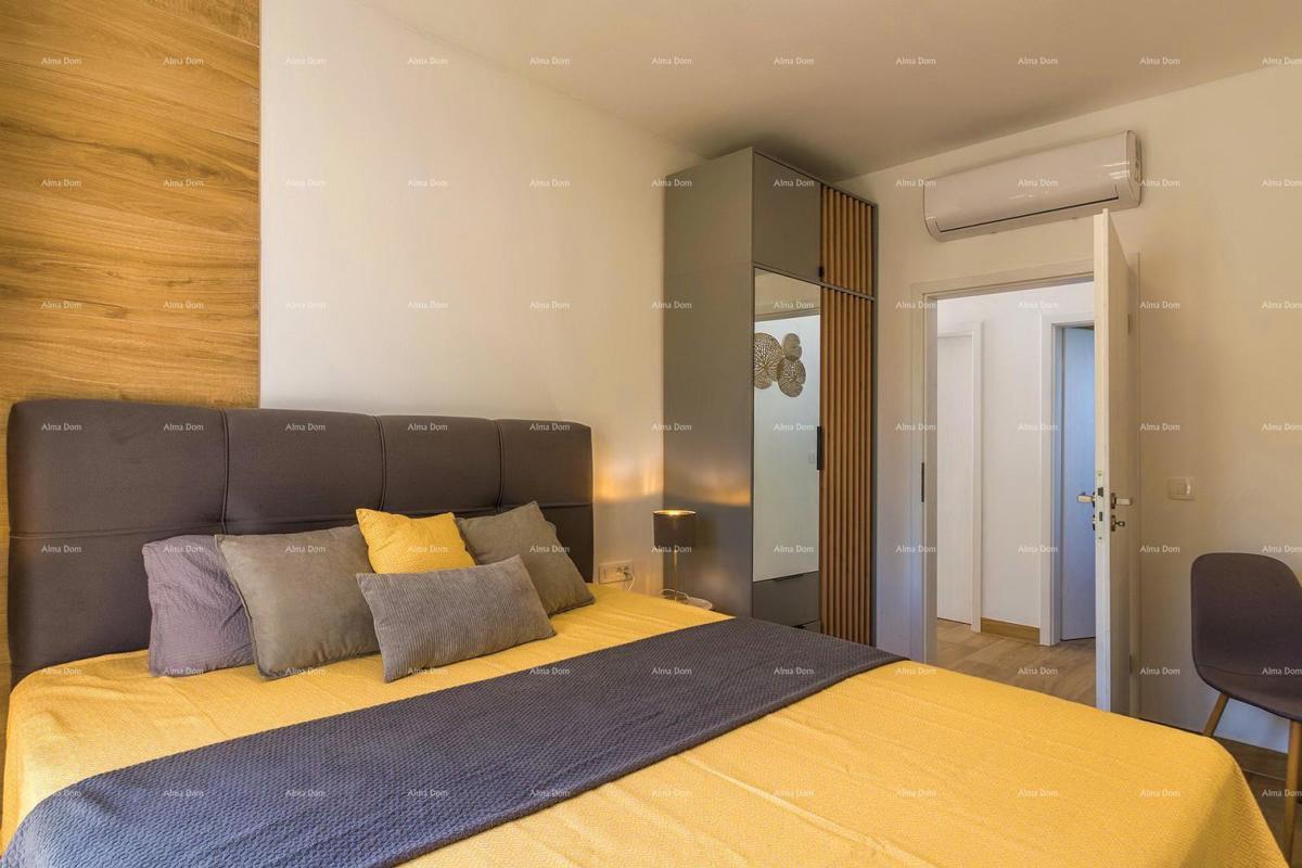 Moderna dvojna hiša s bazenom v mirnem Svetvinčentu, idealna za počitek ali najem!