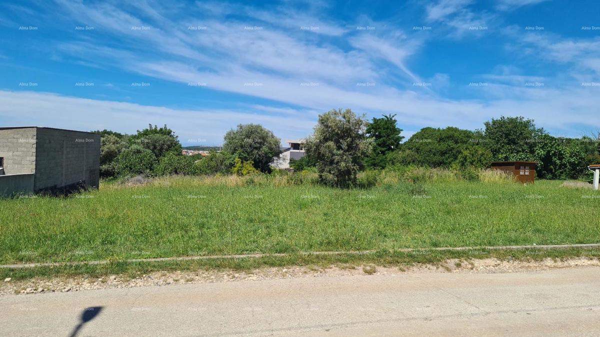 Medulin, Na prodaj je gradbena parcela, 600 m²