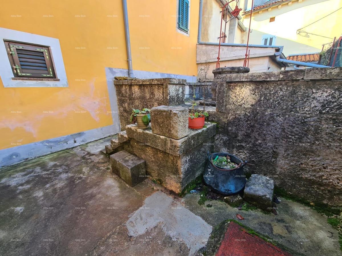 Prodaja! Dve renovirane istarske hiše v Marčani.