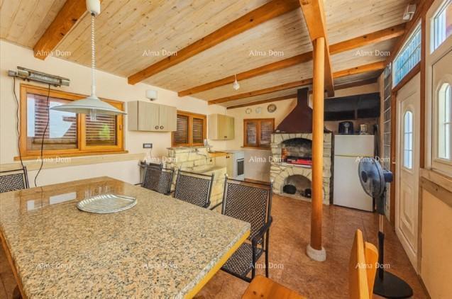 Prodaja kuće s građevinskim zemljištem, 200 m od plaže – Umag/Savudrija