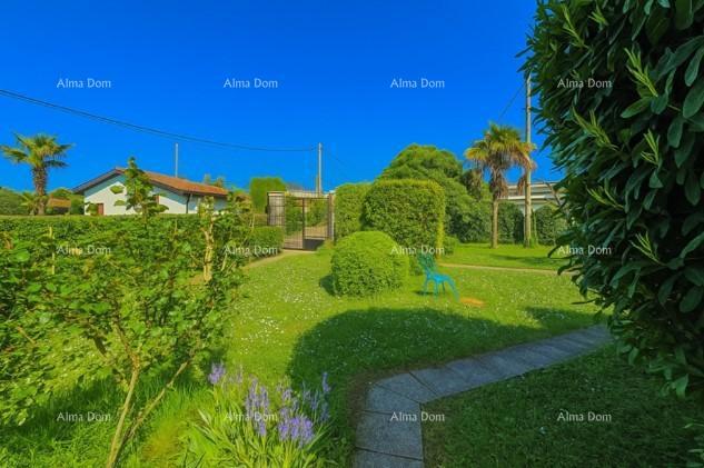 Prodaja kuće s građevinskim zemljištem, 200 m od plaže – Umag/Savudrija