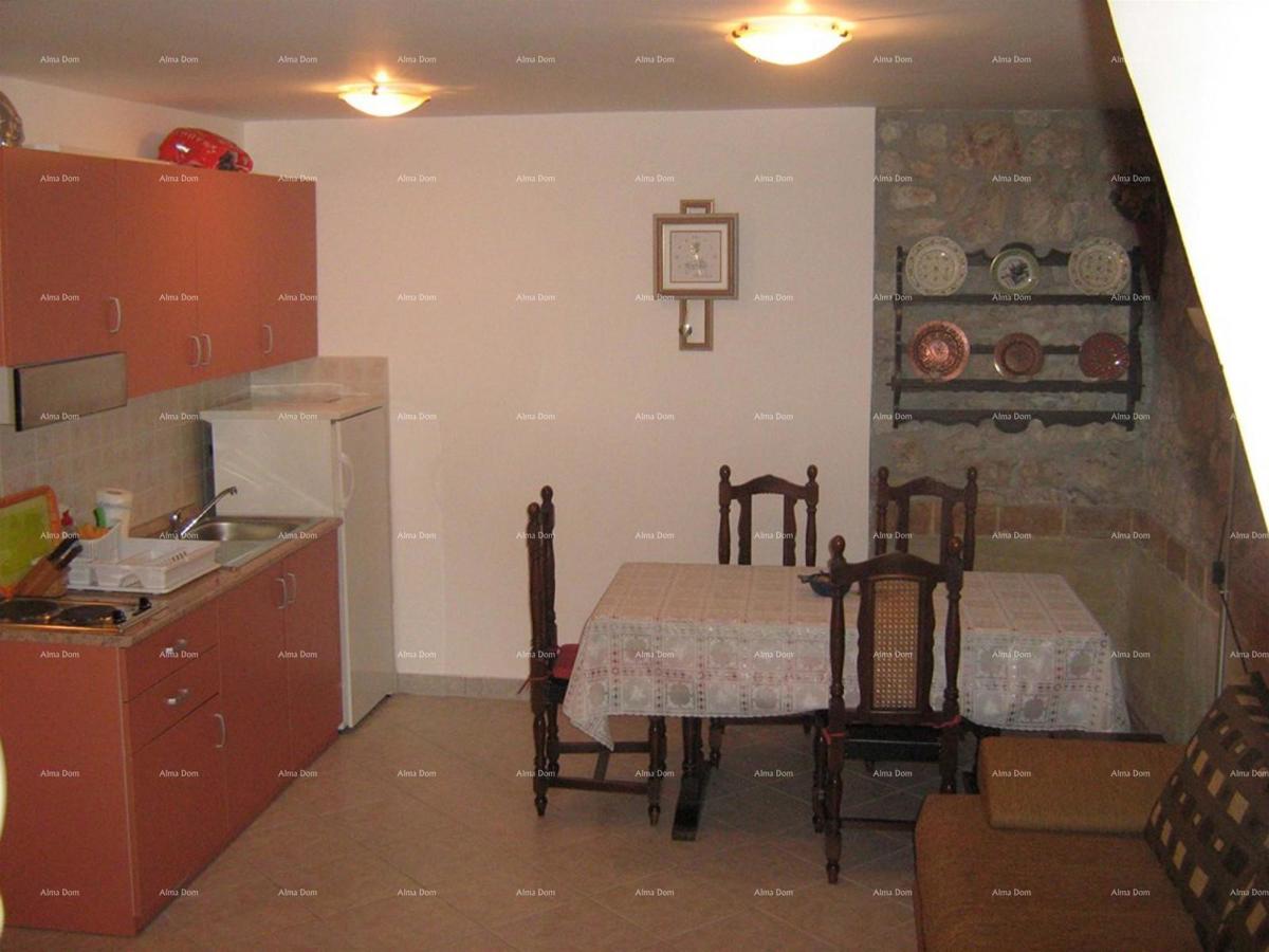 Apartmajska hiša v centru Vrsarja – 200 m od morja