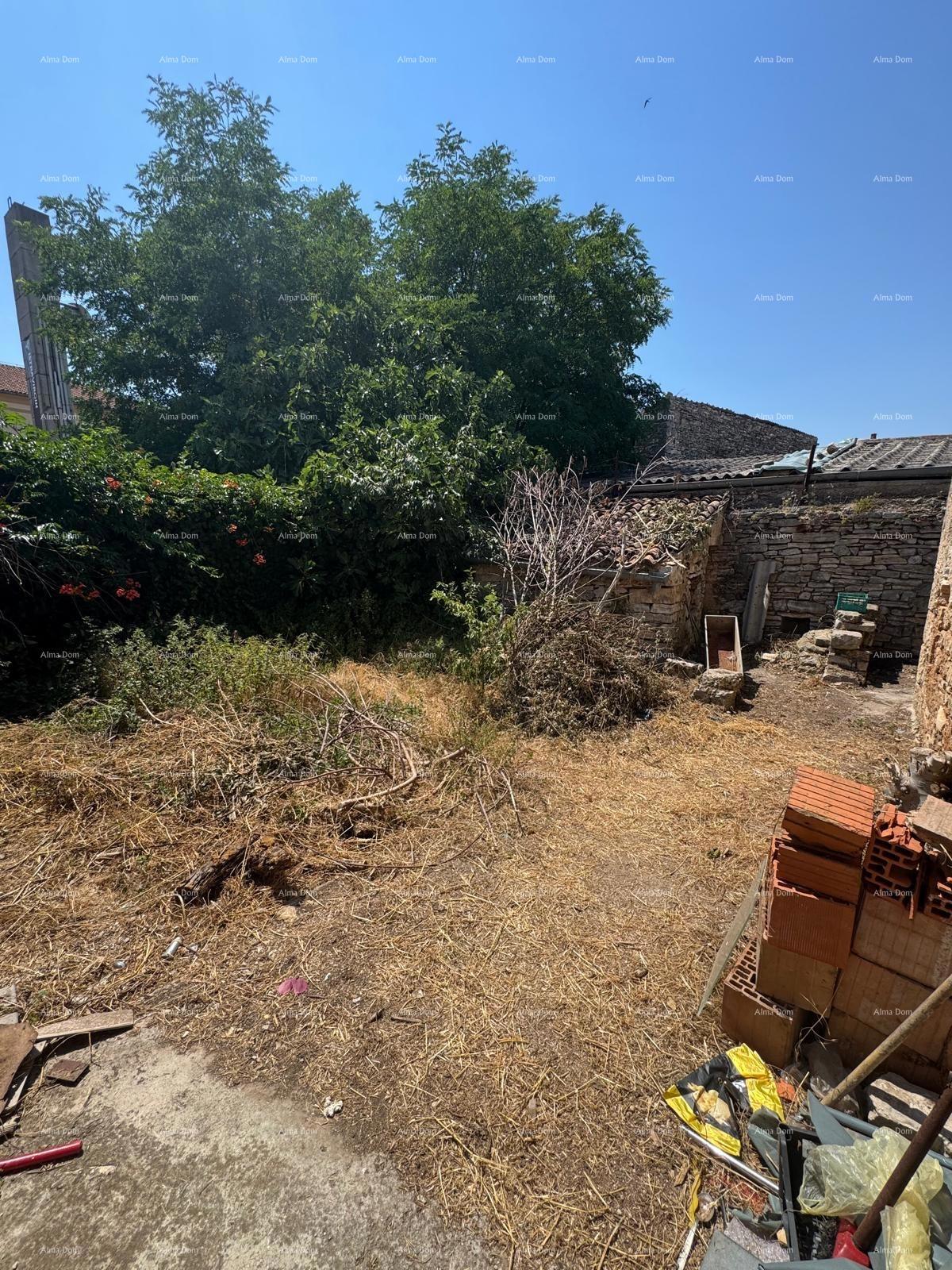 Na prodaju: Avtentična kamnita hiša s dvoriščem – Vodnjan.