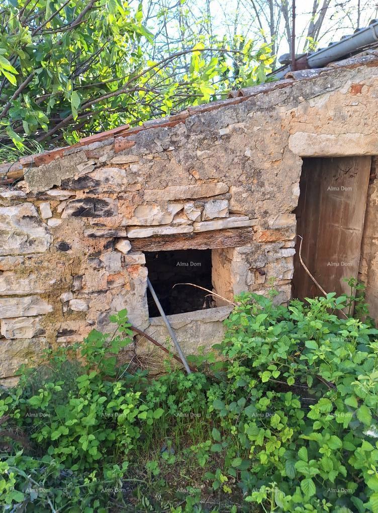 Na prodaju: Avtentična kamnita hiša s dvoriščem – Vodnjan.