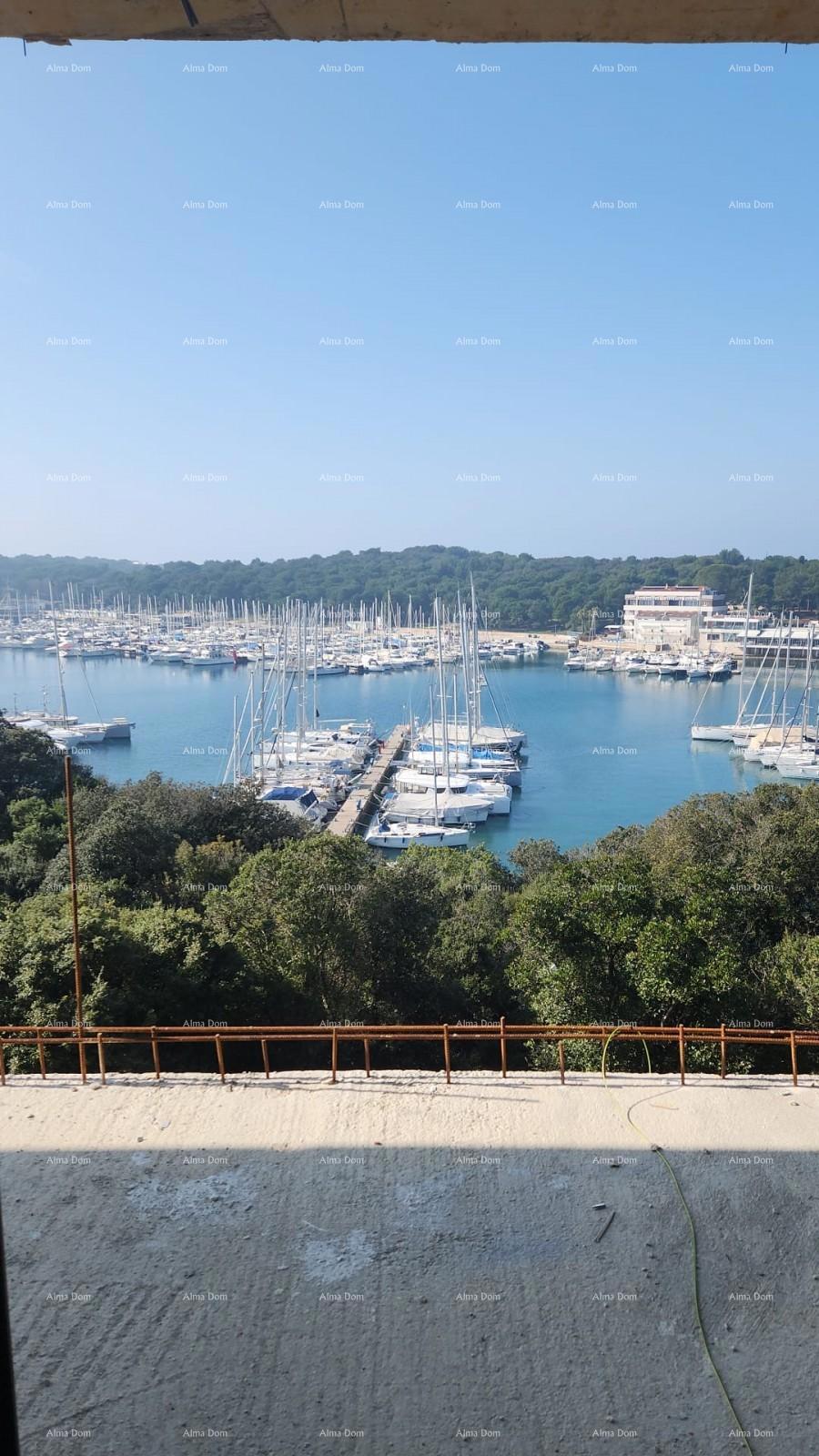 Prodaja - Luksuzni stan s pogledom na morje, Pula, Veruda