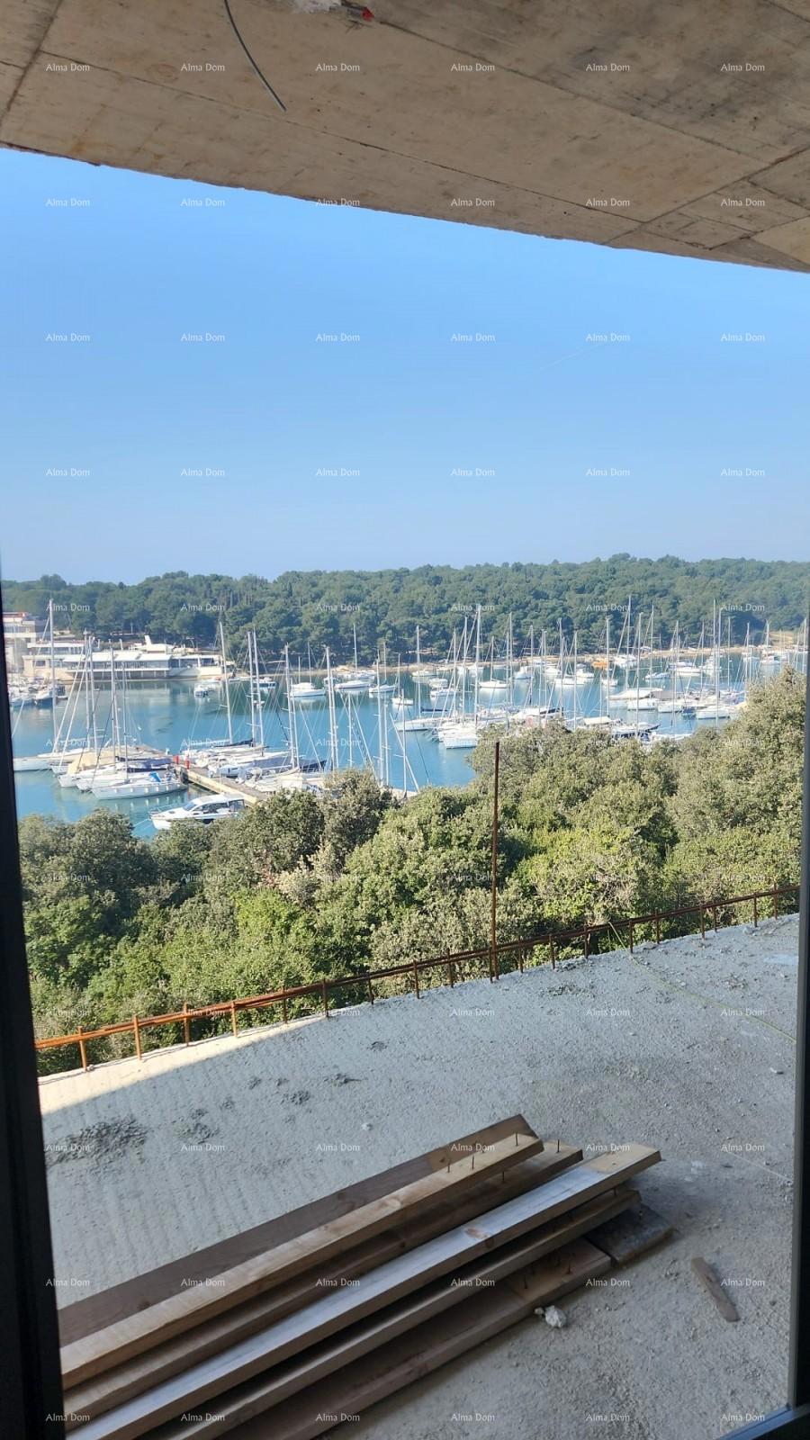 Luksuzno stanovanje s pogledom na morje in garažno mesto, Pula, Veruda!