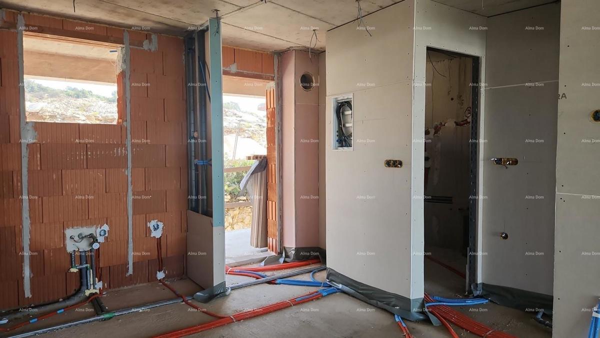 Luksuzno stanovanje s pogledom na morje in garažno mesto, Pula, Veruda!