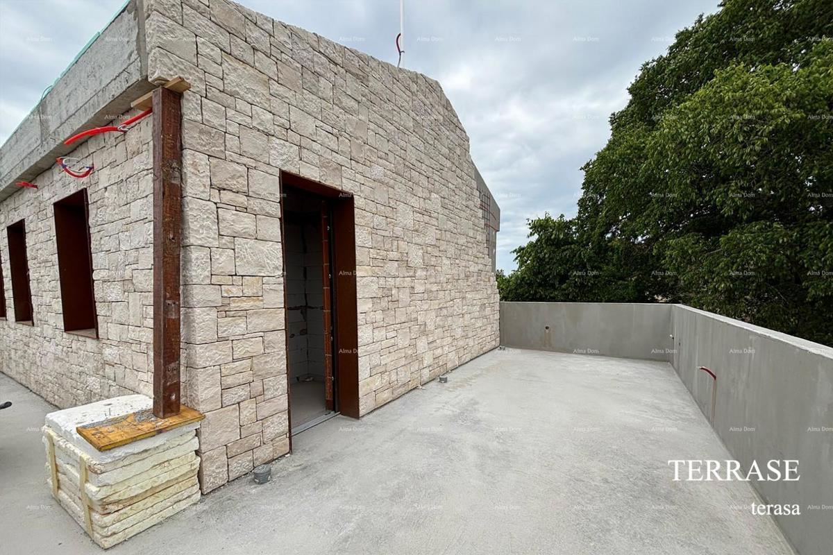 Hiša v gradnji z bazenom naprodaj - Bale, okolica