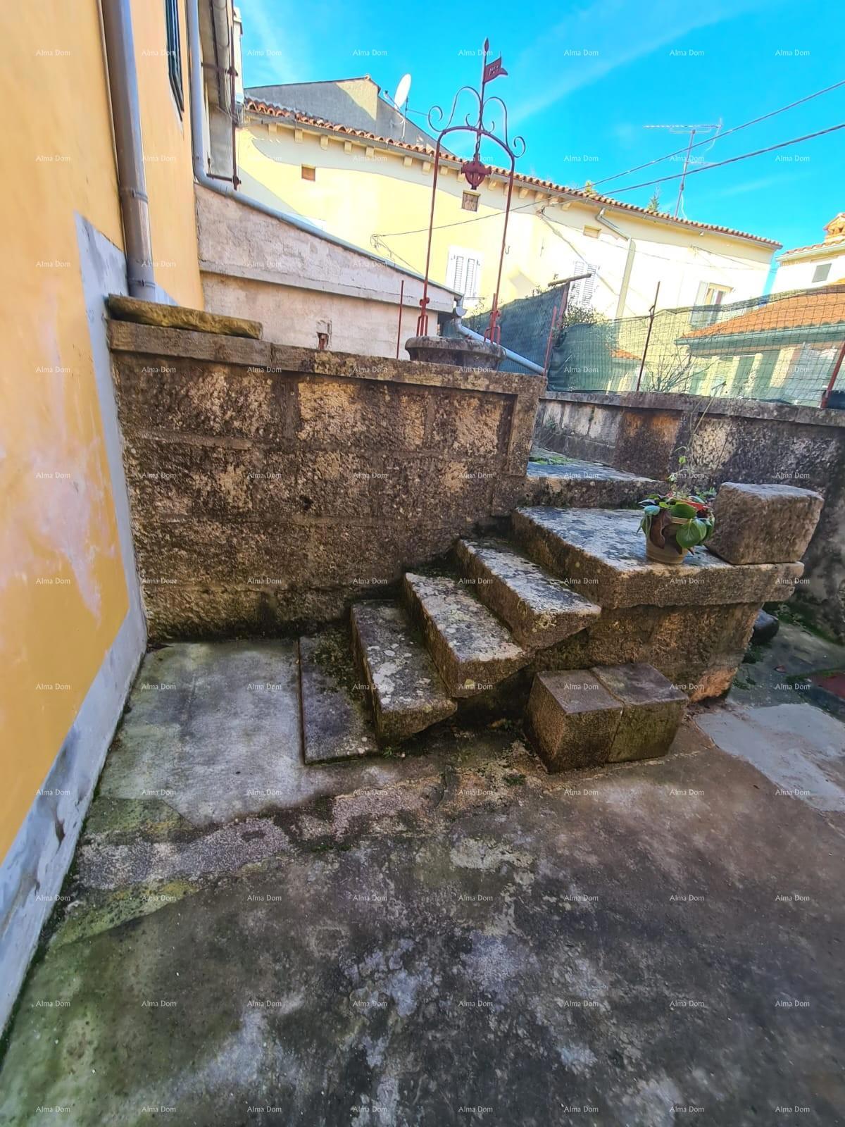 Prodaja - Prelepa, renovirana istarska kuća u centru, Marčana!