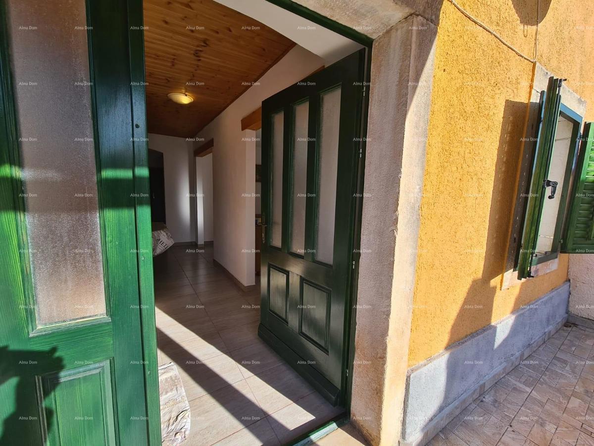 Prodaja - Prelepa, renovirana istarska kuća u centru, Marčana!