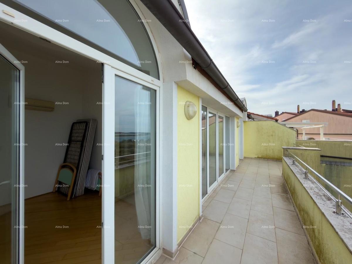 Trosoban stan s pogledom na more i Brijune!