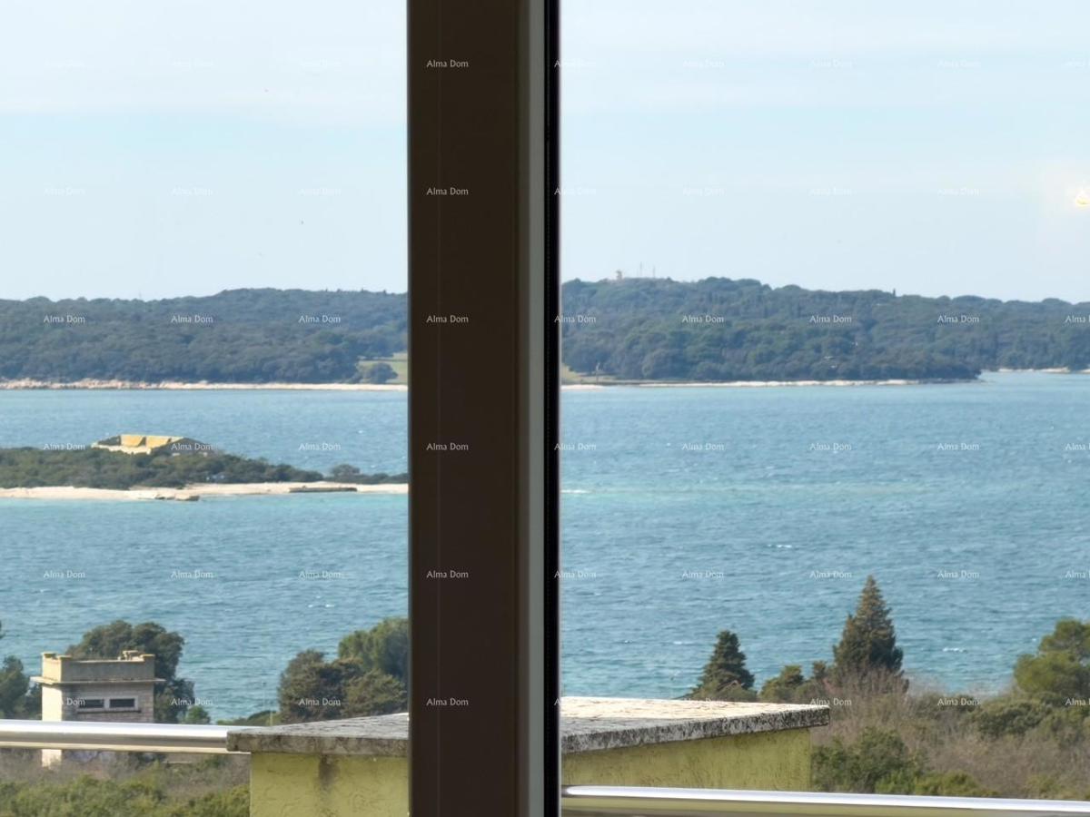 Trosoban stan s pogledom na more i Brijune!