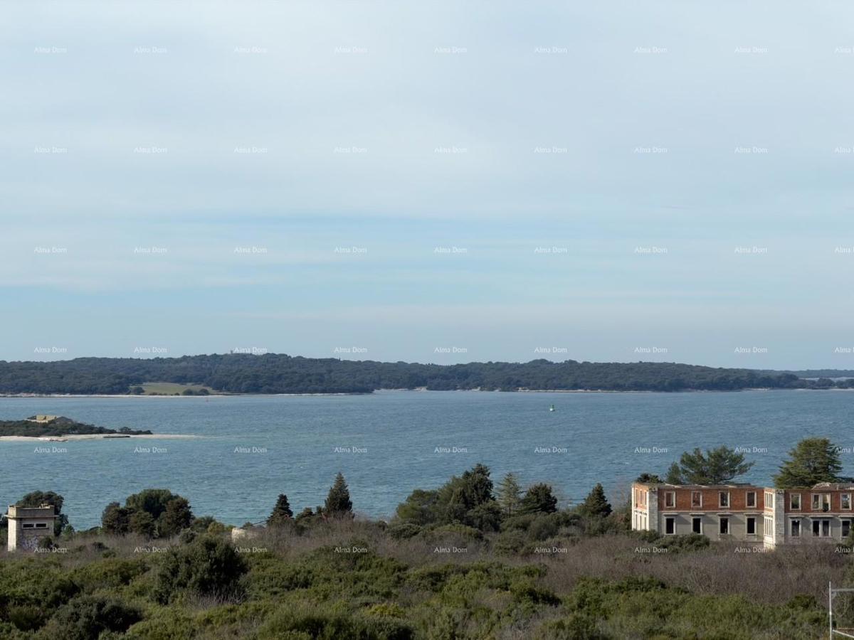 Trosoban stan s pogledom na more i Brijune!