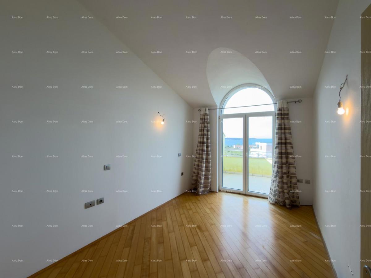 Trosoban stan s pogledom na more i Brijune!