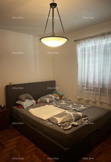 POREČ – funkcionalen stan blizu centra in morja