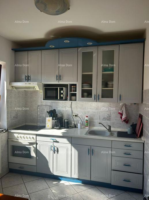 POREČ – funkcionalen stan blizu centra in morja