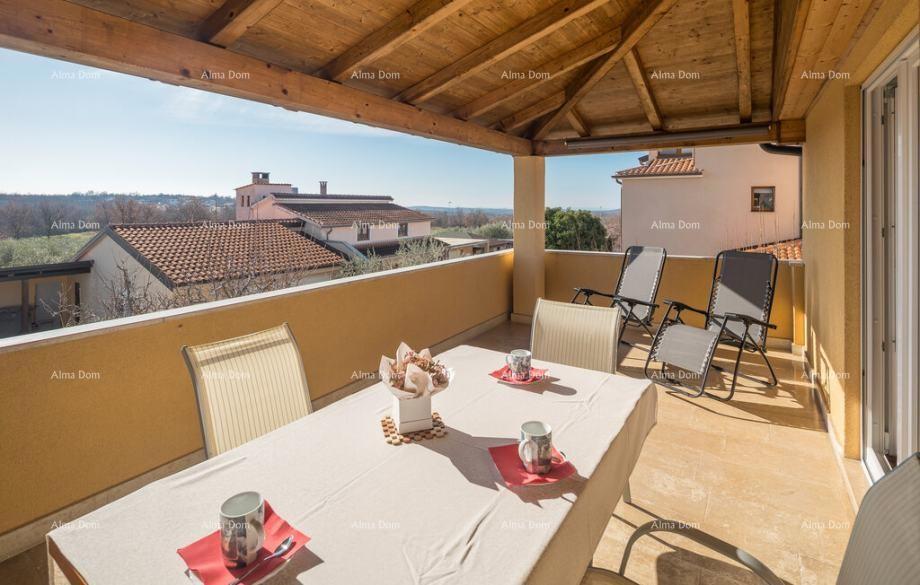 Okolica Poreča – hiša, 300 m2, z dvema apartmajema in bazenom