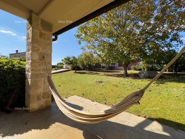 Bale: Prostorna vila s bazenom in hišo za goste