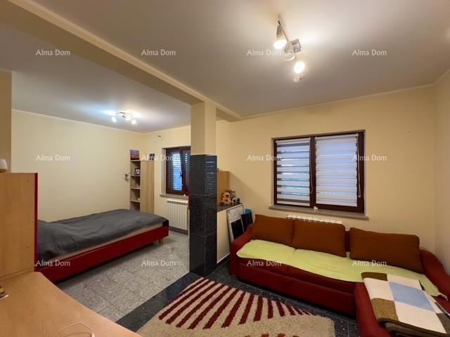 Bale: Prostorna vila s bazenom in hišo za goste