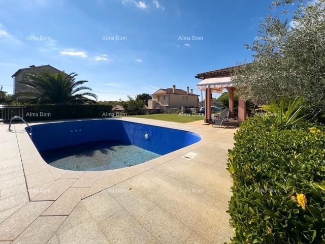 Bale: Prostorna vila s bazenom in hišo za goste