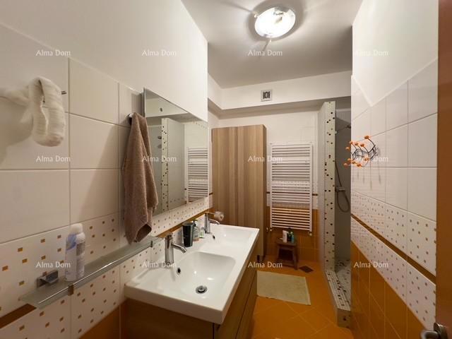 Bale: Prostorna vila s bazenom in hišo za goste