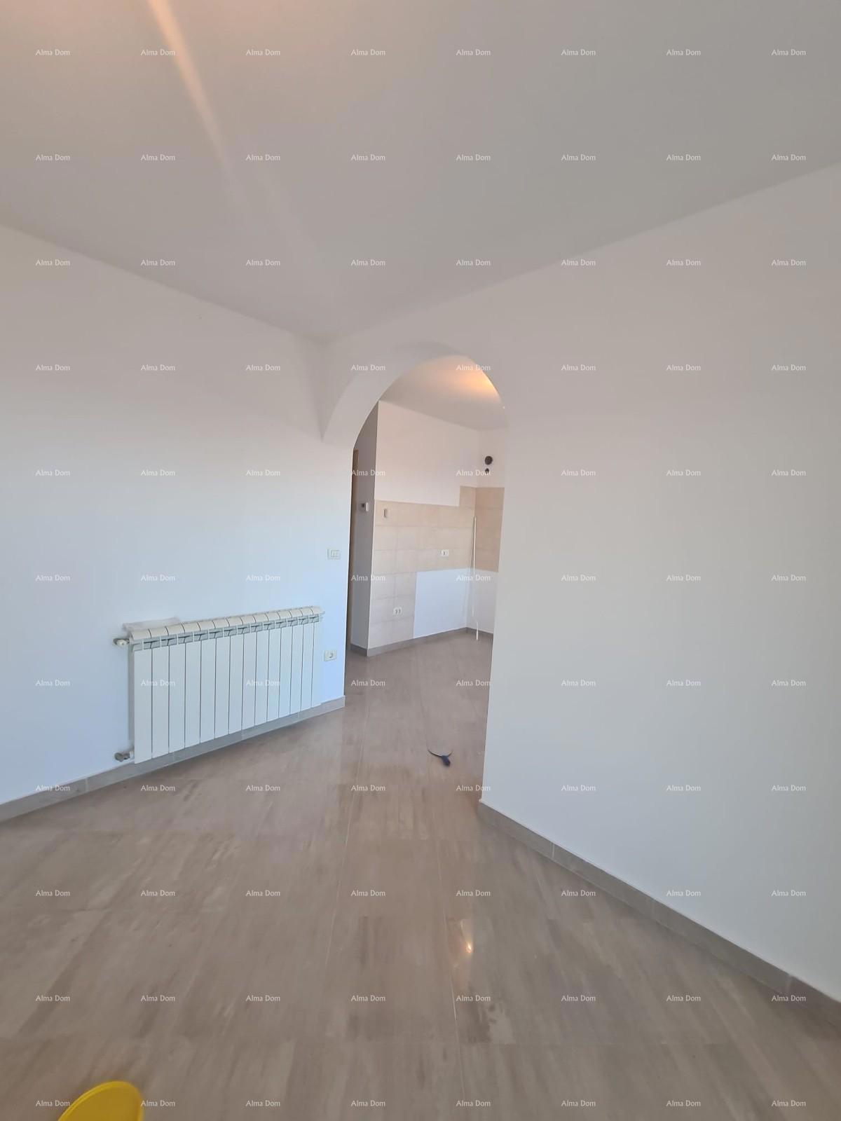 Prodaja šarmantnega stanovanja 60 m², Duga Uvala – pogled na morje