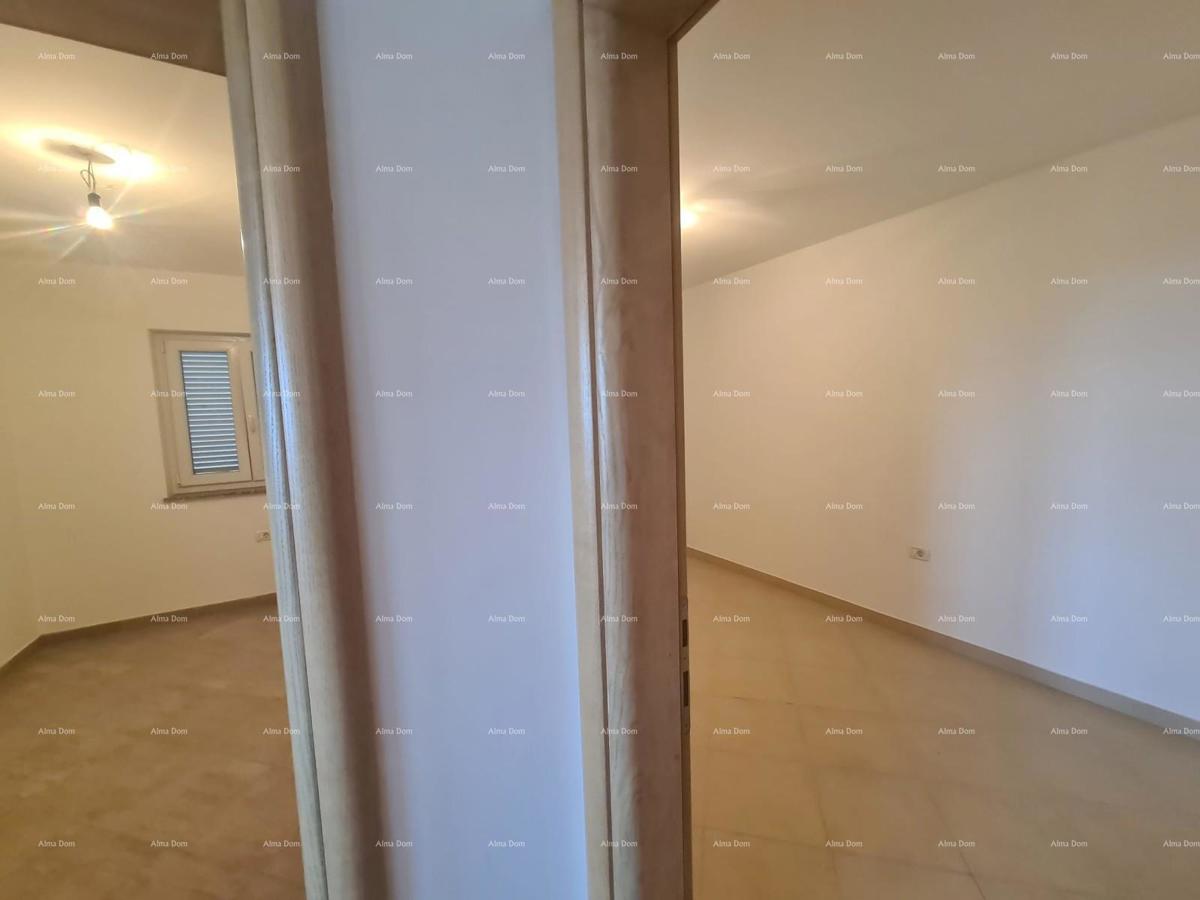 Prodaja šarmantnega stanovanja 60 m², Duga Uvala – pogled na morje