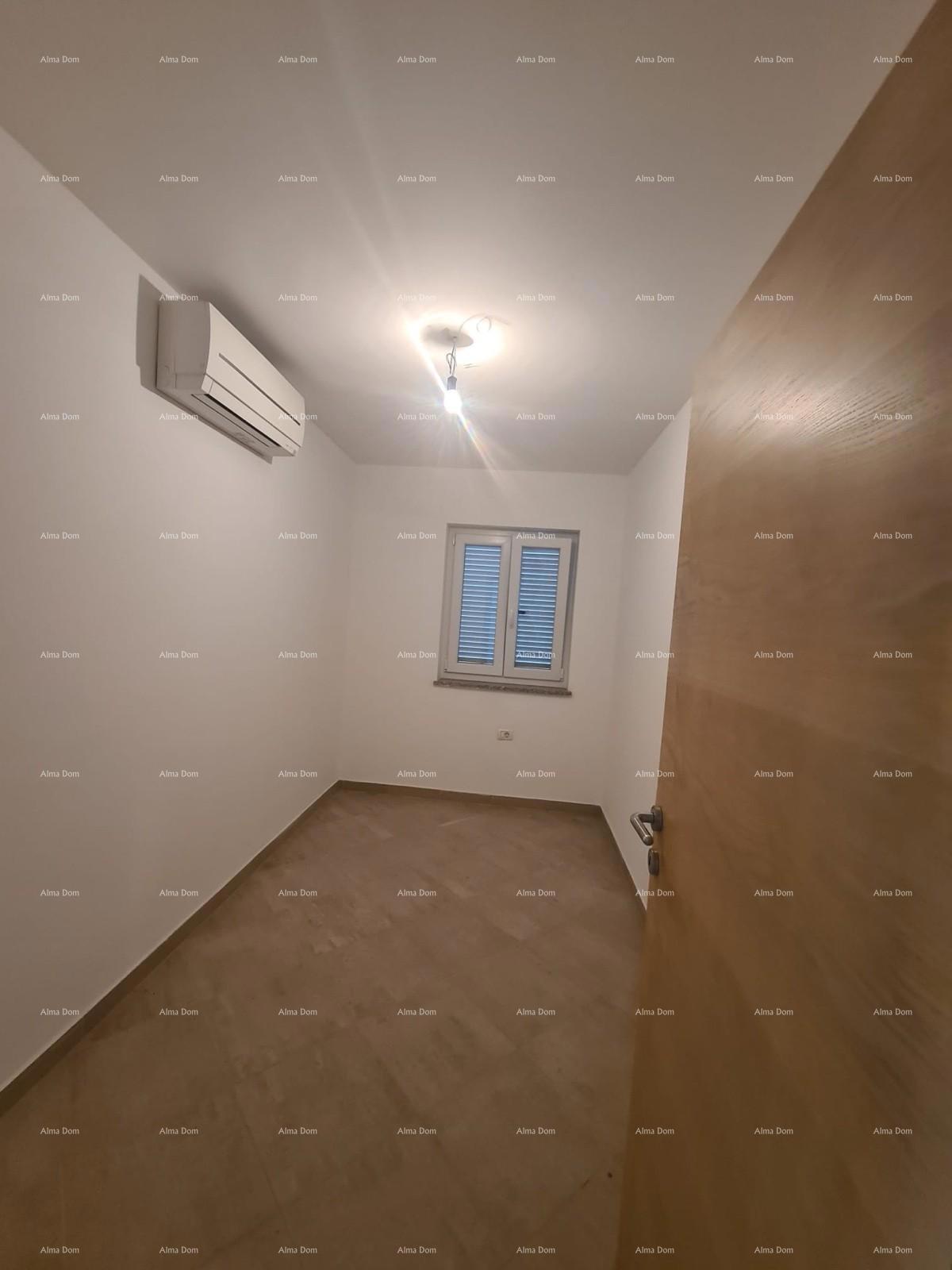 Prodaja šarmantnega stanovanja 60 m², Duga Uvala – pogled na morje