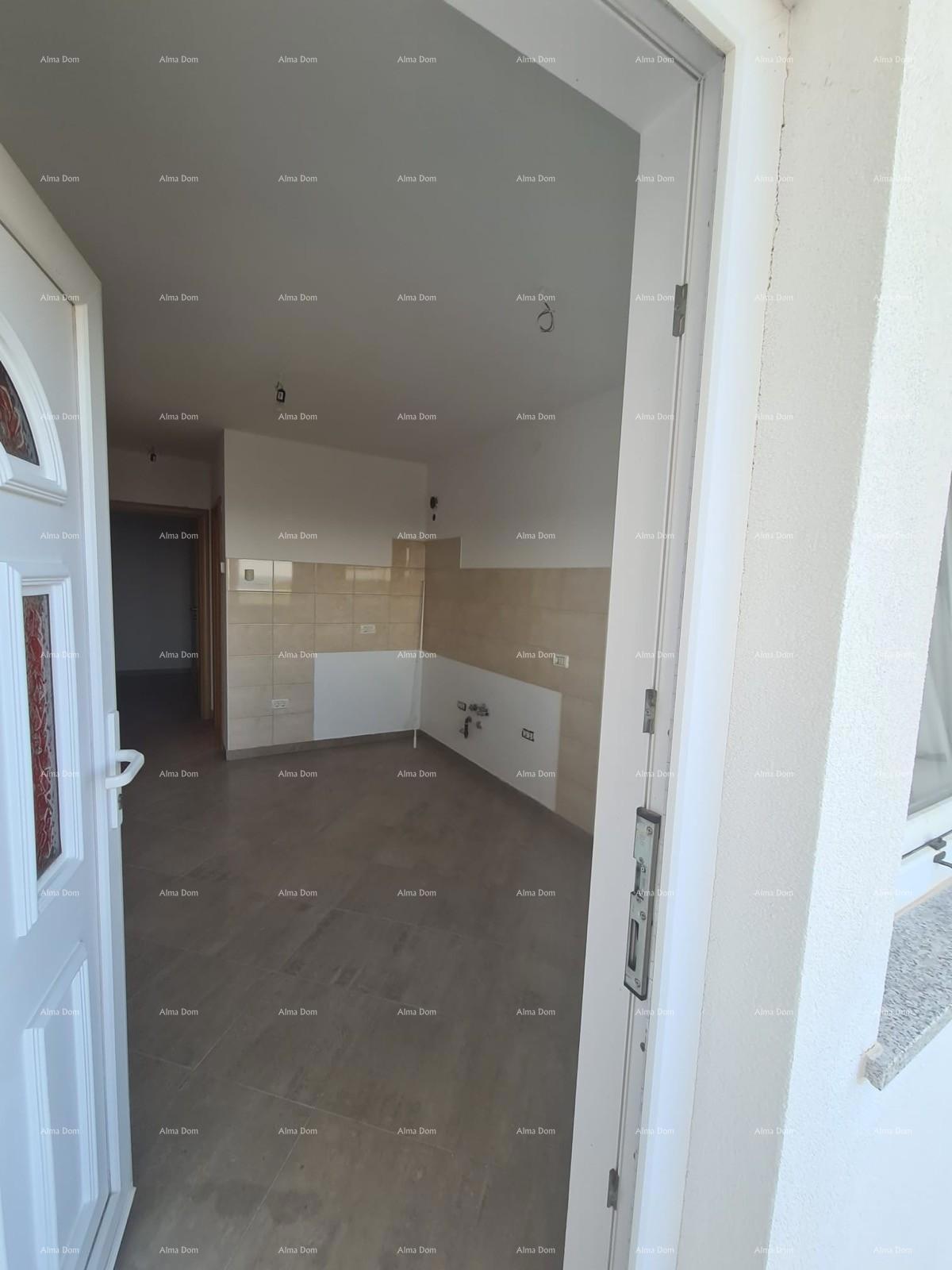 Prodaja šarmantnega stanovanja 60 m², Duga Uvala – pogled na morje