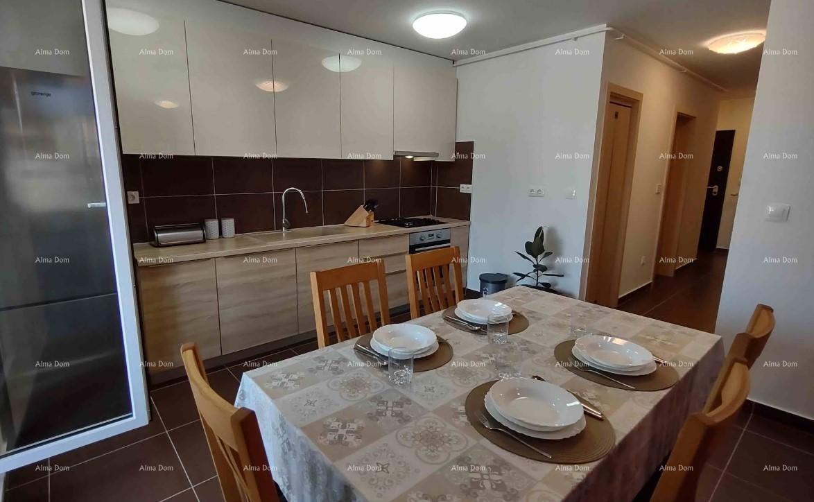 Pula, Veruda – Apartma s teraso in parkiriščem