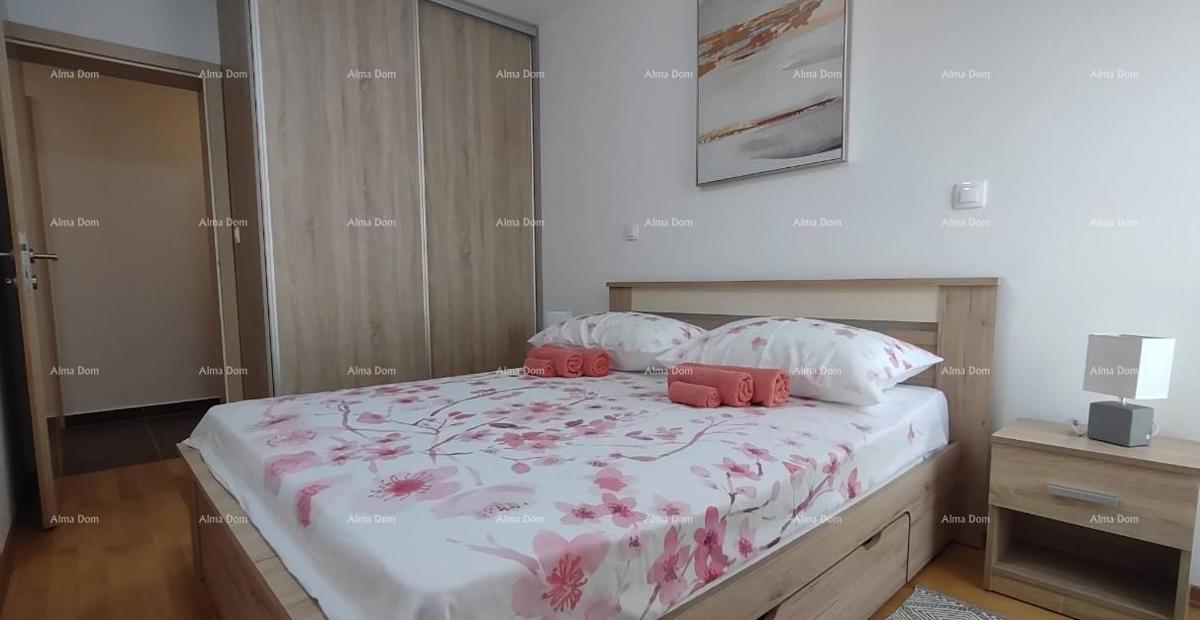 Pula, Veruda – Apartma s teraso in parkiriščem