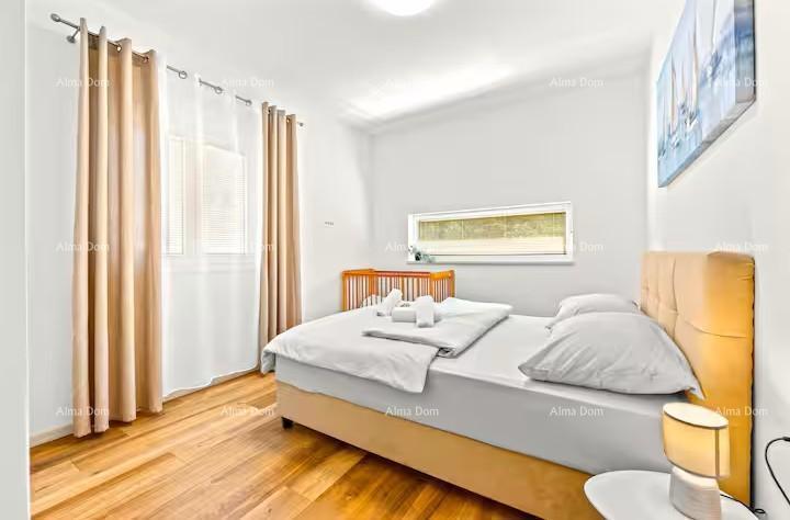 Pomer. Nova samostojeća prizemnica z bazenom.