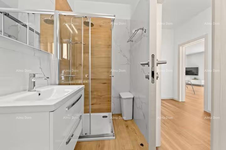 Pomer. Nova samostojeća prizemnica z bazenom.