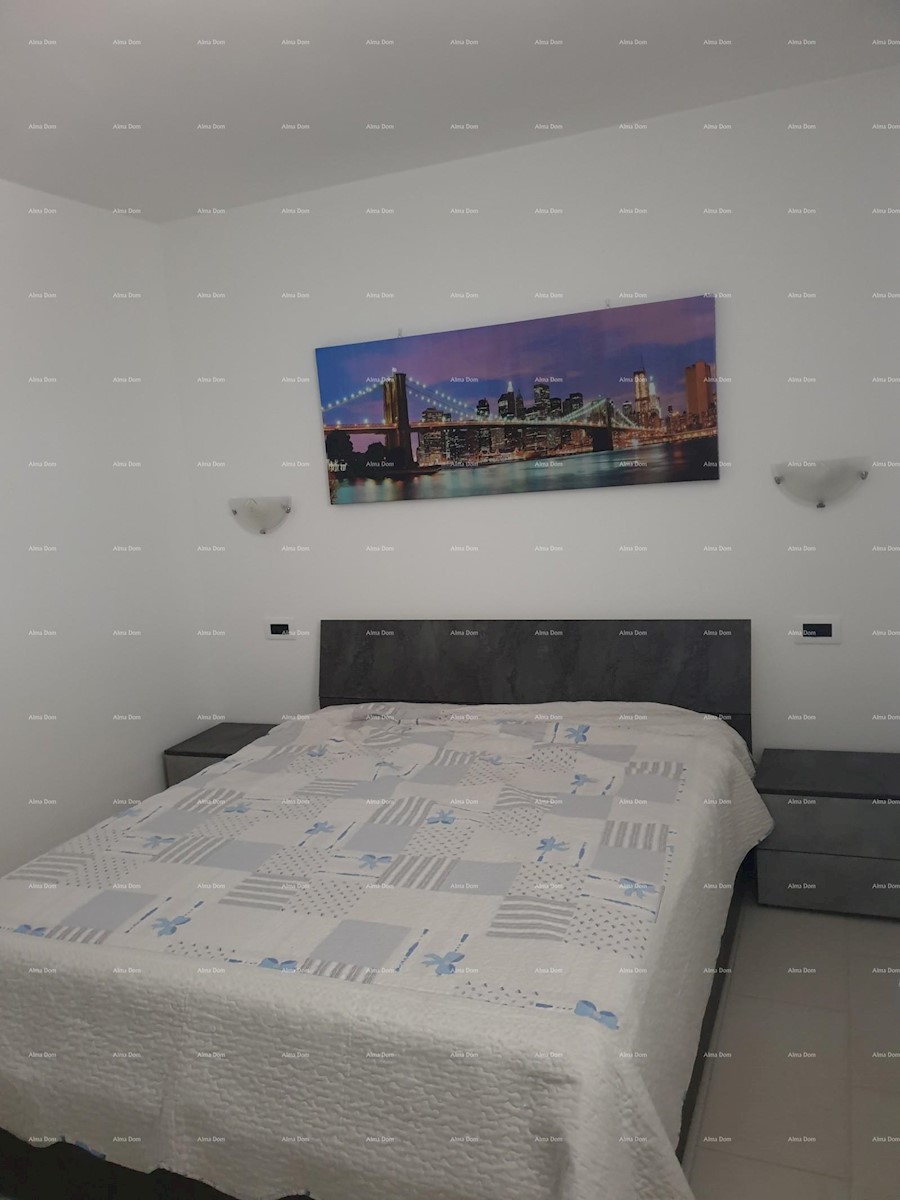 Prodamo čudovito samostojno hišo z 2 ločenima apartmajema, Primošten!