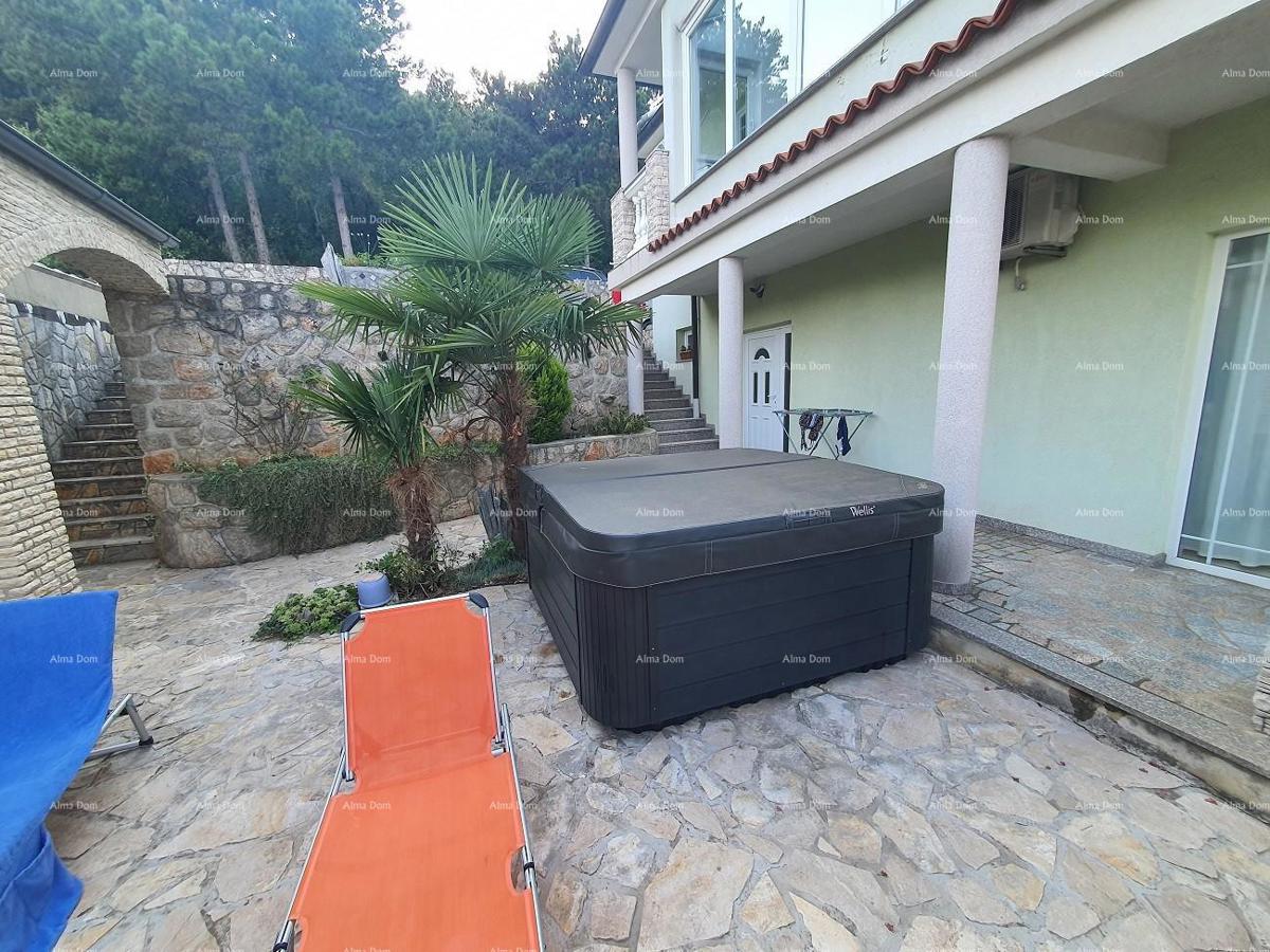 Apartmajska hiša s pogledom na morje